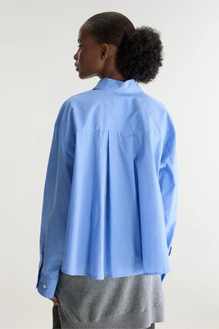  Blue shirt